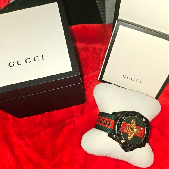 Gucci brand Dive 45mm Silver Stainless Blk Steel w. Green/Red Nylon Strap watch - Picture 1 of 5